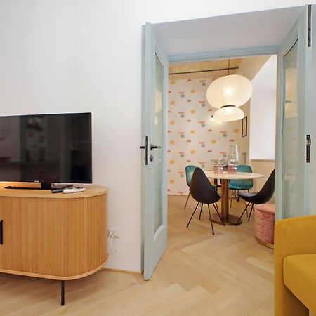 Ych-Colorful And Classy Apartment Near Fori Imperiali Рим Екстер'єр фото